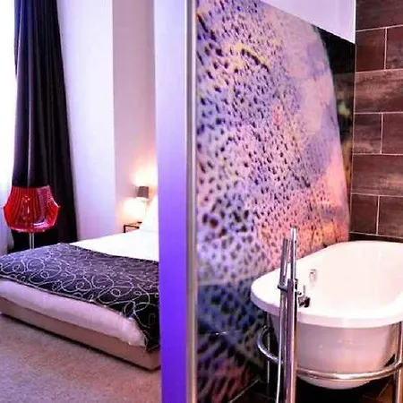 Les Bains Douches فندق تولوز