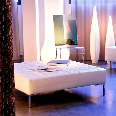 Les Bains Douches 3*